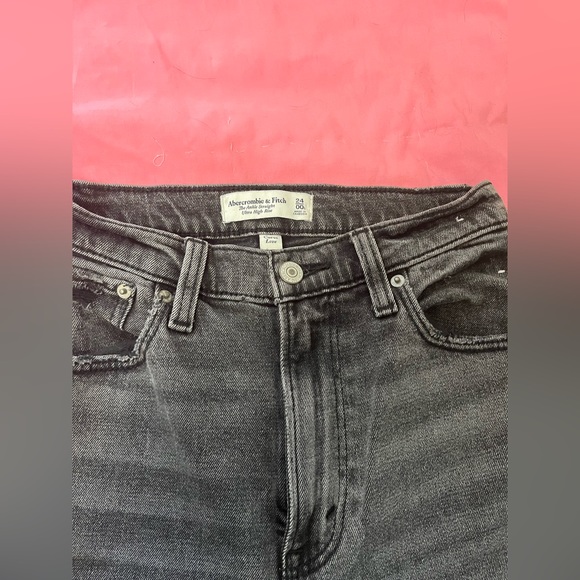 Abercrombie & Fitch Black Ankle Straight | Ultra High Rise | Curve Love | Short - Picture 3 of 3